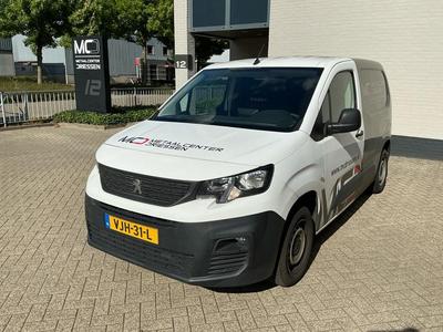 Översiktsbild av 2021 Peugeot Partner Car